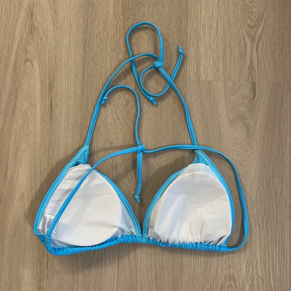 B Split Bikini Top - Picture 2 of 4